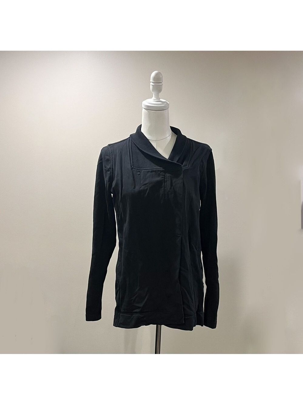 Lululemon Belle Wrap Black Size 6
